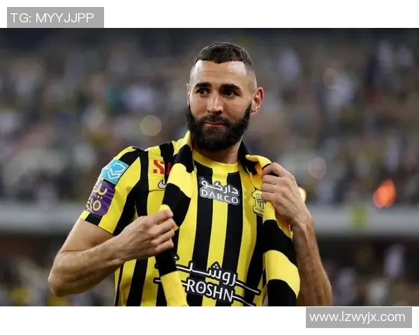 本泽马的传奇之路:从青涩少年到世界足坛巨星的蜕变与辉煌 本泽马的传奇之路:从青涩少年到世界足坛巨星的蜕变与辉煌